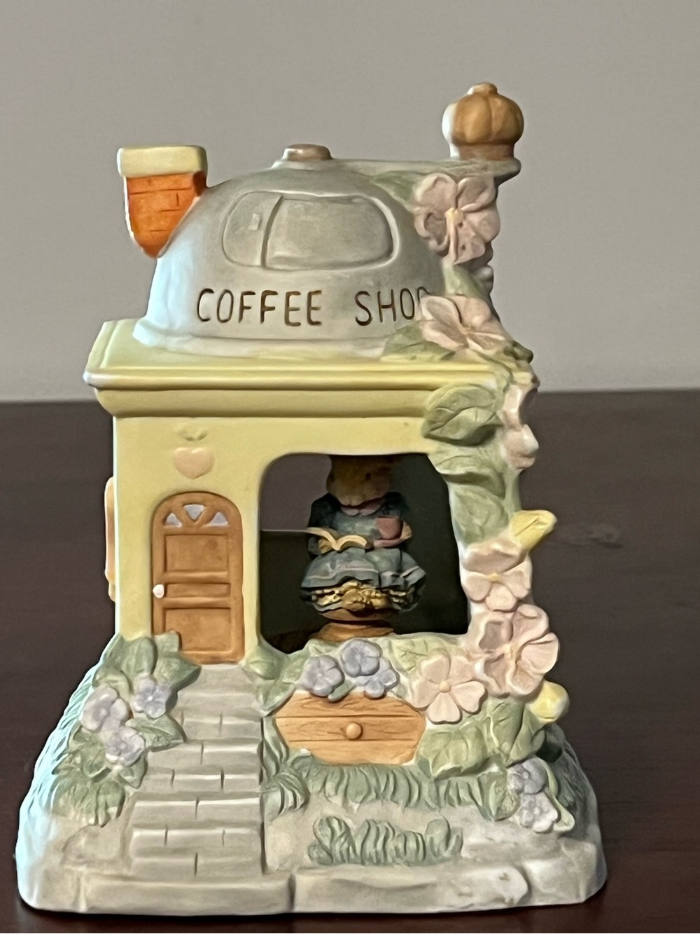 Vintage
Summit Collection Coffee Shop Music Bo’s Plays Penny Lane